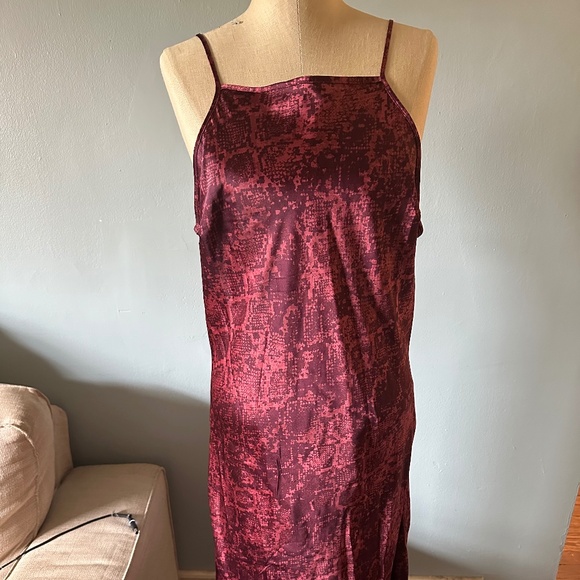Calvin Klein Jeans Red Printed Strap Dress, size Large - Picture 1 of 6